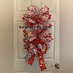 Valentine’s Day deco mesh swag!